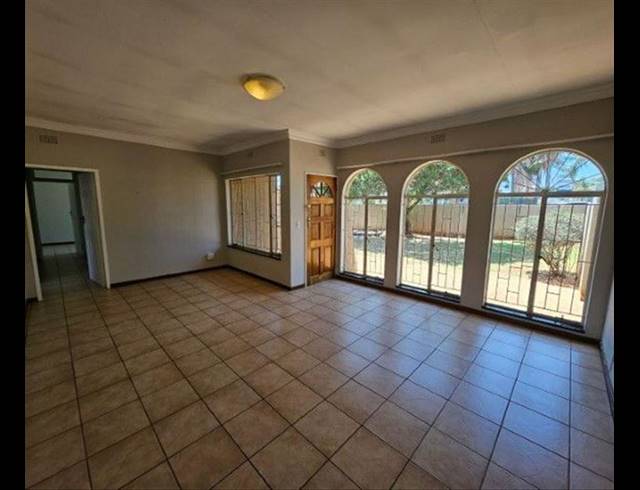 3 BEDROOM TOWNHOUSE FOR SALE IN PARKRAND